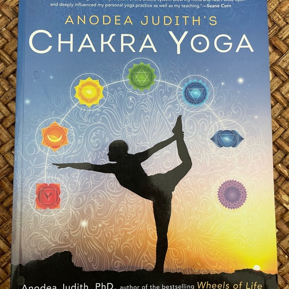 Yoga Chakra Book Paperback Used Good Condition Mind Body Spirit Wellness Health - Picture 3 of 13
